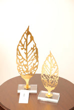 Load image into Gallery viewer, Crystal Base Golden Leaf Set 2Pcs
